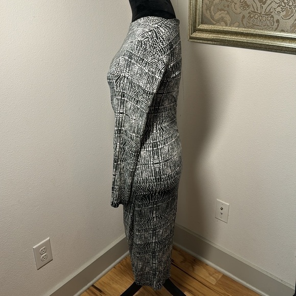 BEBE black white print ruched draped crossed‎ bottom dress Sz M - Picture 4 of 8